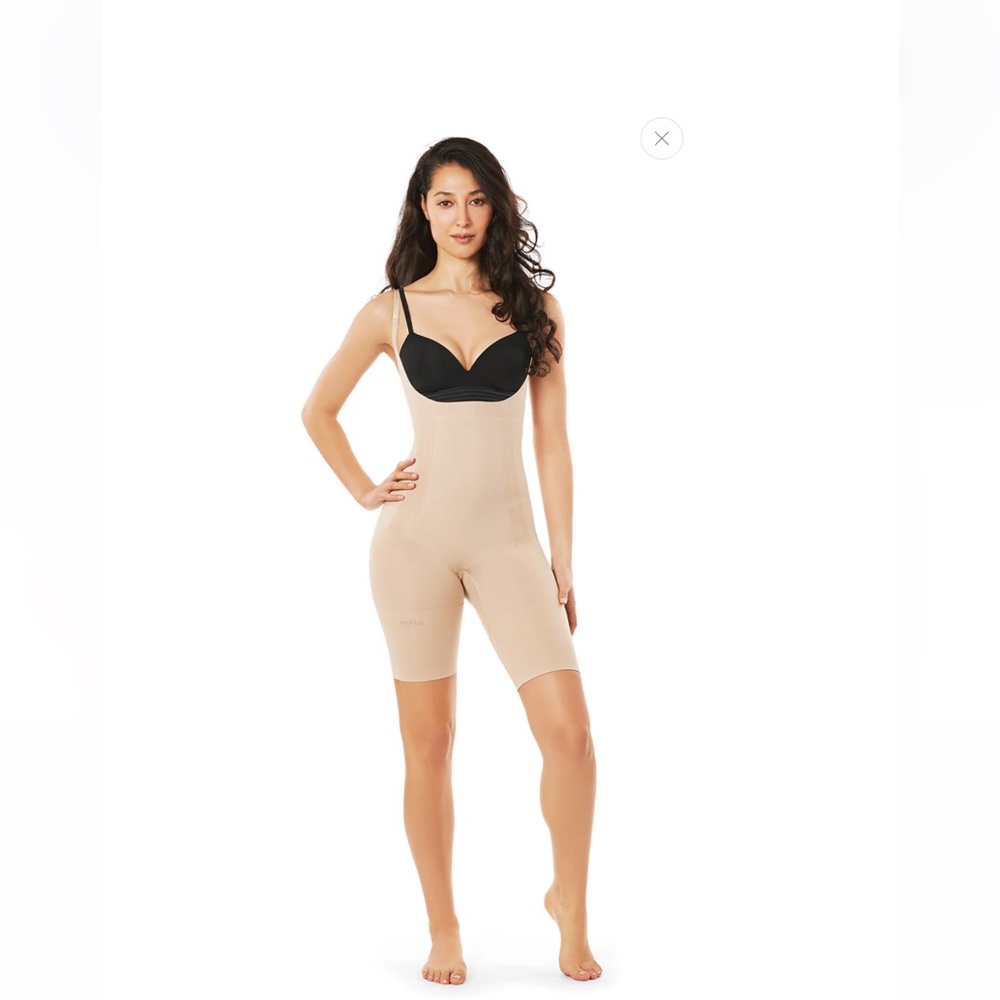 NWOT BodySmootHers Open-Bust Bodysuit with Thigh Shaper butt scrunch size M.